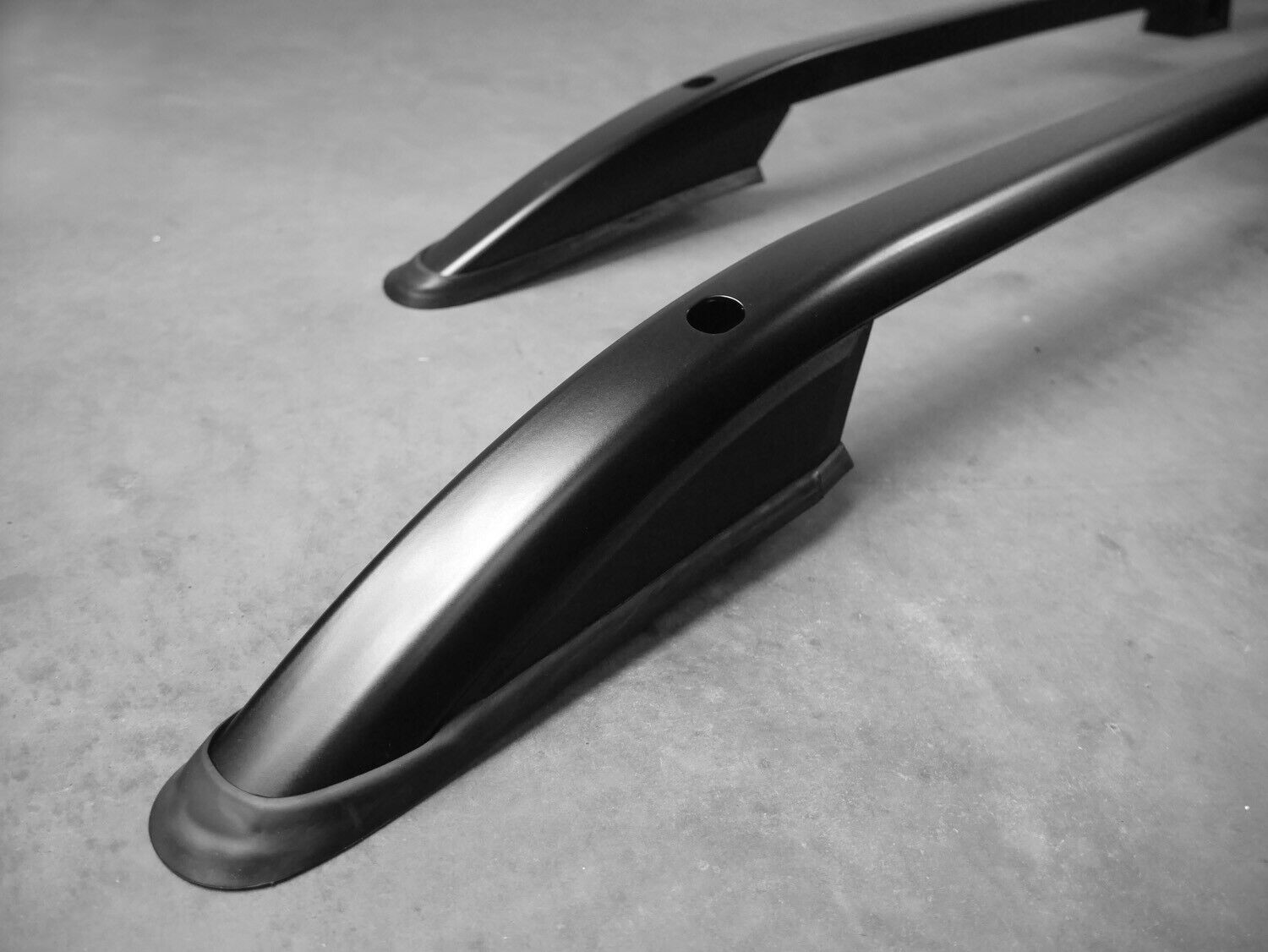 Podélné nosiče černé Peugeot Expert, r.v. 2007 - 2016 - krátká verze L1