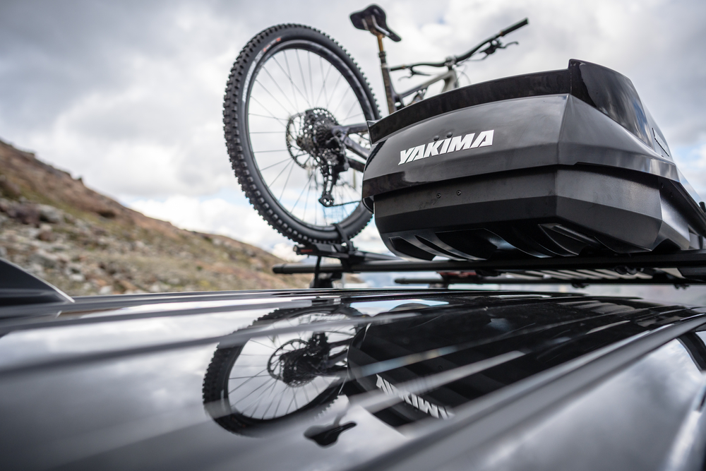 Autobox YAKIMA SkyTour 310 černý lesklý