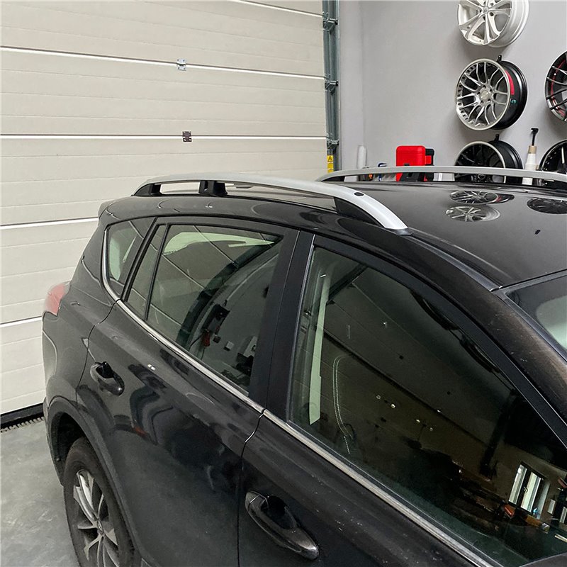 Podélné nosiče stříbrné Toyota RAV4, r.v. 2013-2018